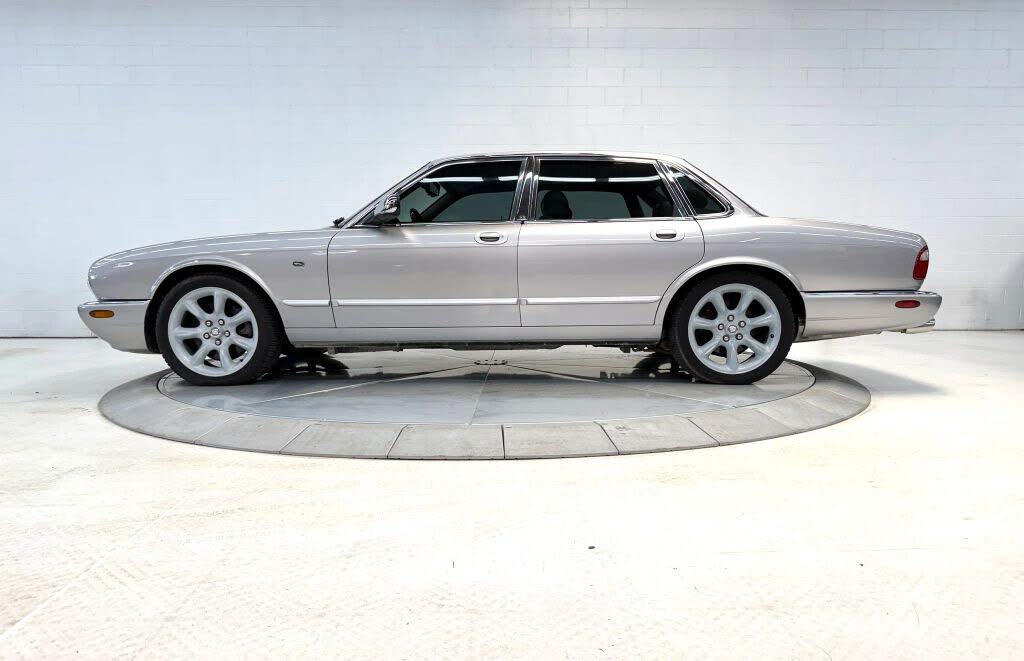 2000 Jaguar XJR