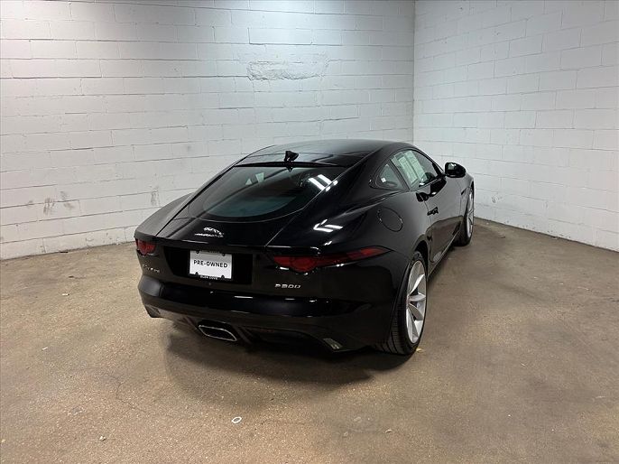 Jaguar F-Type P300 2020 — миниатюра 7