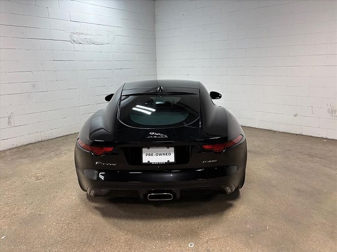 Jaguar F-Type P300 2020 — миниатюра 8