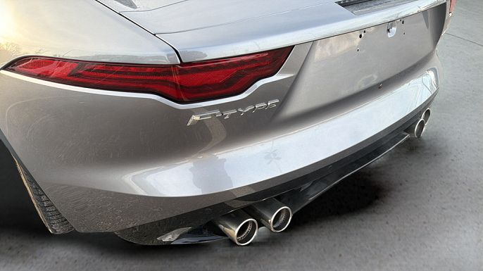 Jaguar F-Type P450 2022 — миниатюра 18