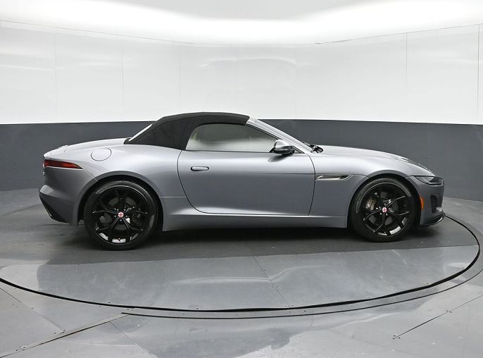 Jaguar F-Type P300 2021 — миниатюра 8
