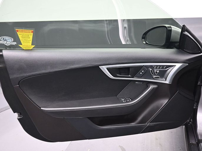 Jaguar F-Type P300 2021 — миниатюра 9