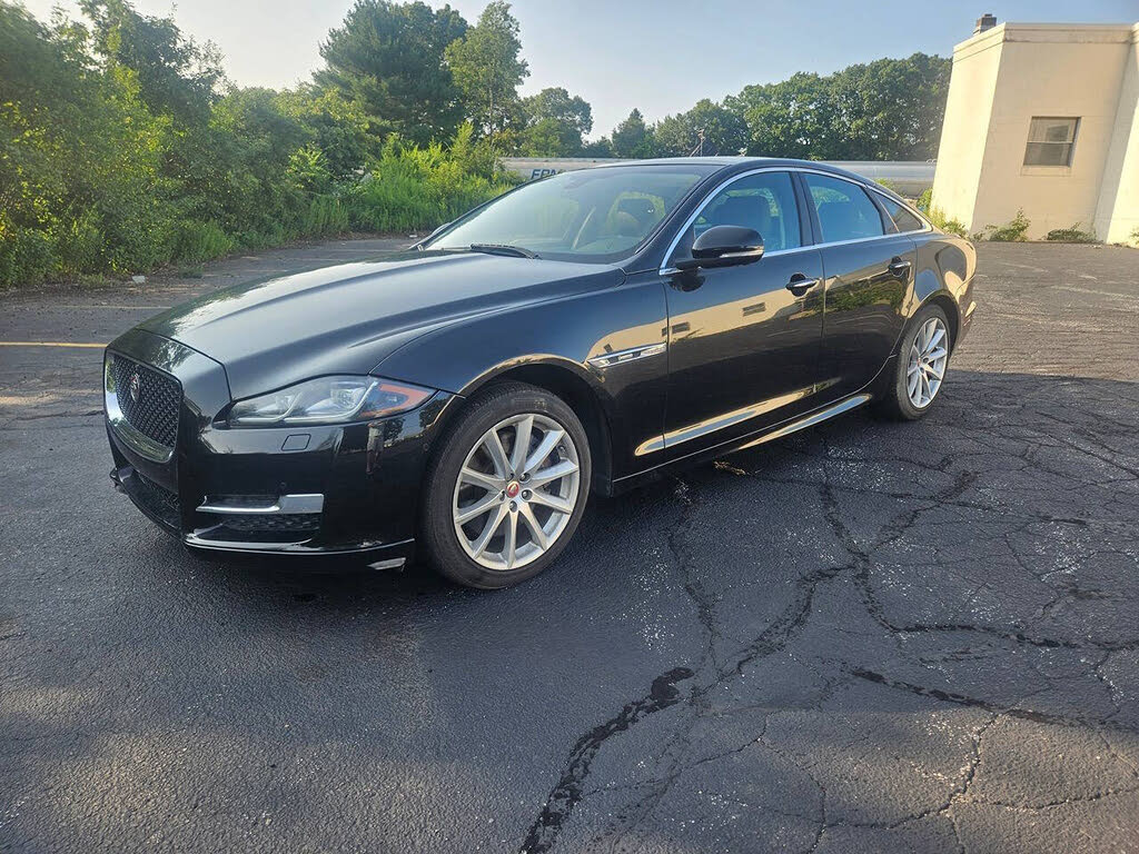 2016 Jaguar XJ R-Sport