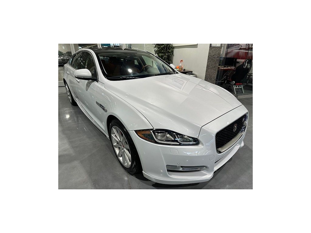 2016 Jaguar XJ R-Sport