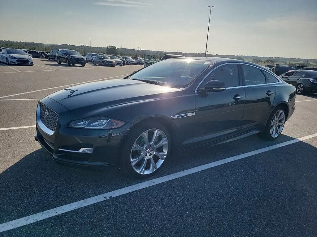 2016 Jaguar XJ R-Sport