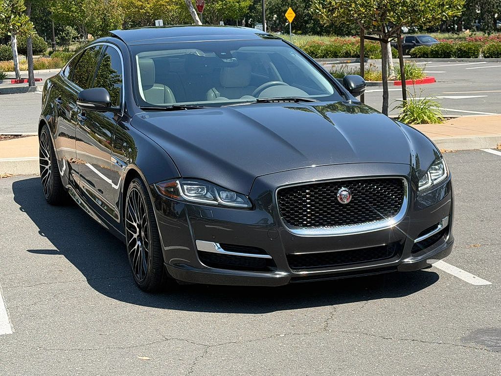 2016 Jaguar XJ R-Sport