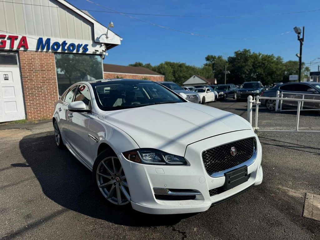 2017 Jaguar XJ R-Sport