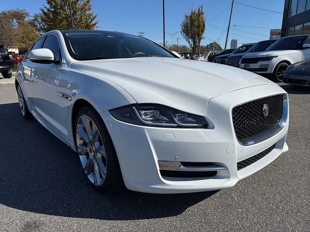 2019 Jaguar XJ R-Sport