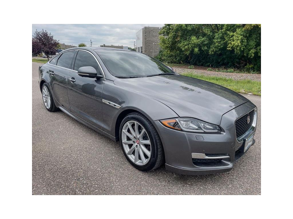 2016 Jaguar XJ R-Sport