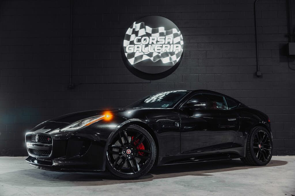 2016 Jaguar F-TYPE R