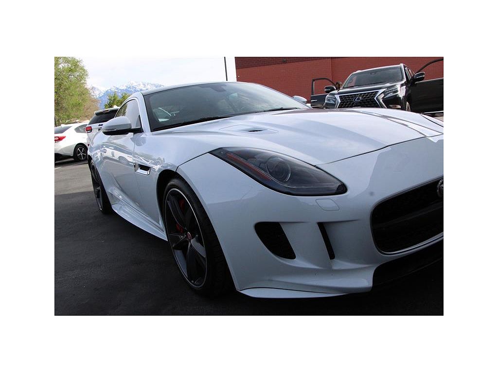 2016 Jaguar F-Type R