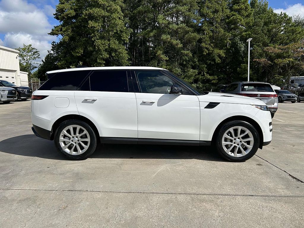 2025 Land Rover Range Rover Sport SE
