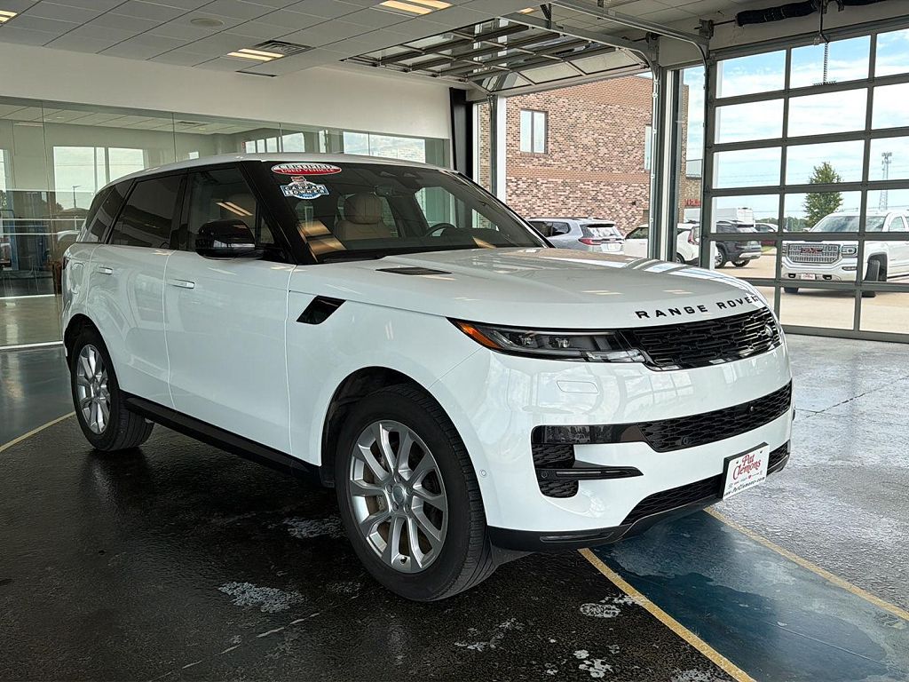 2025 Land Rover Range Rover Sport P360 SE