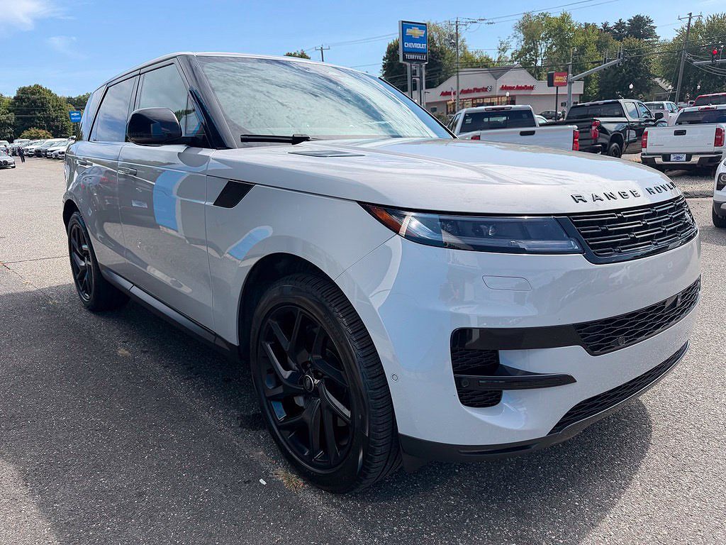 2024 Land Rover Range Rover Sport P360 SE