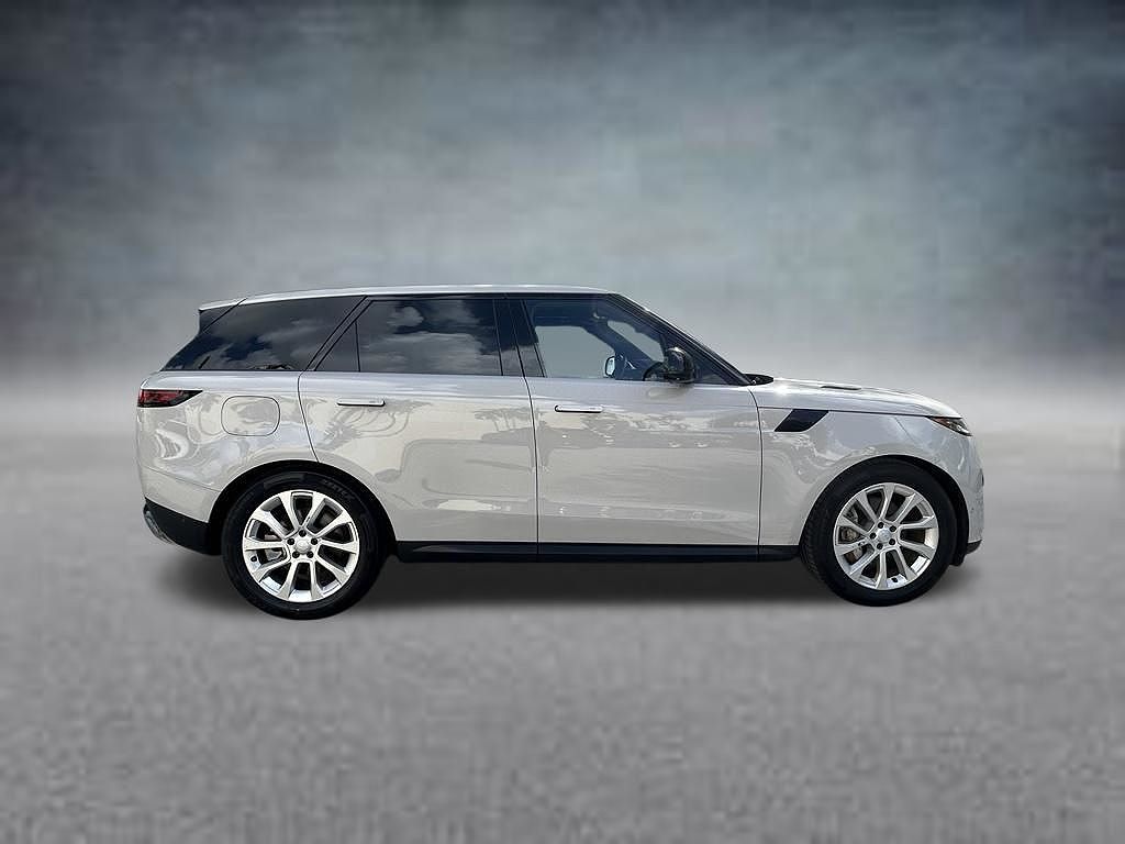 2025 Land Rover Range Rover Sport P360 SE