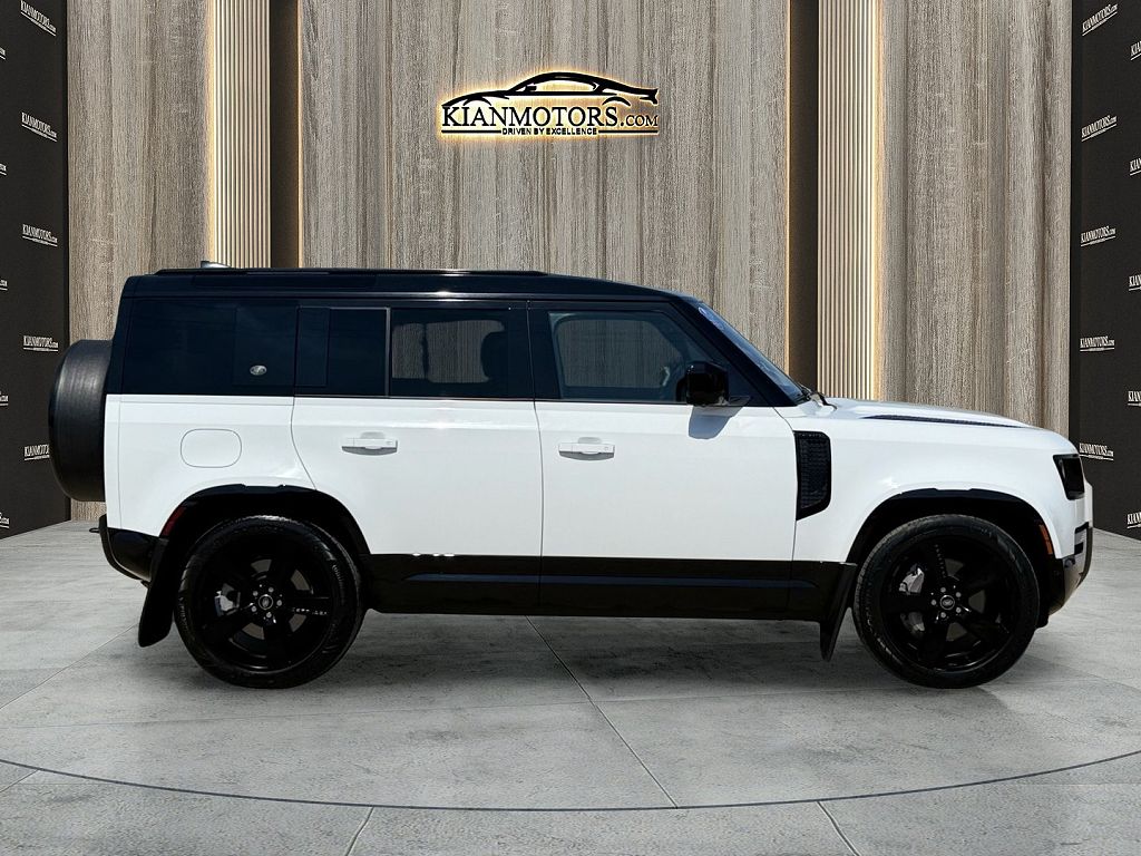 2023 Land Rover Defender X-Dynamic SE