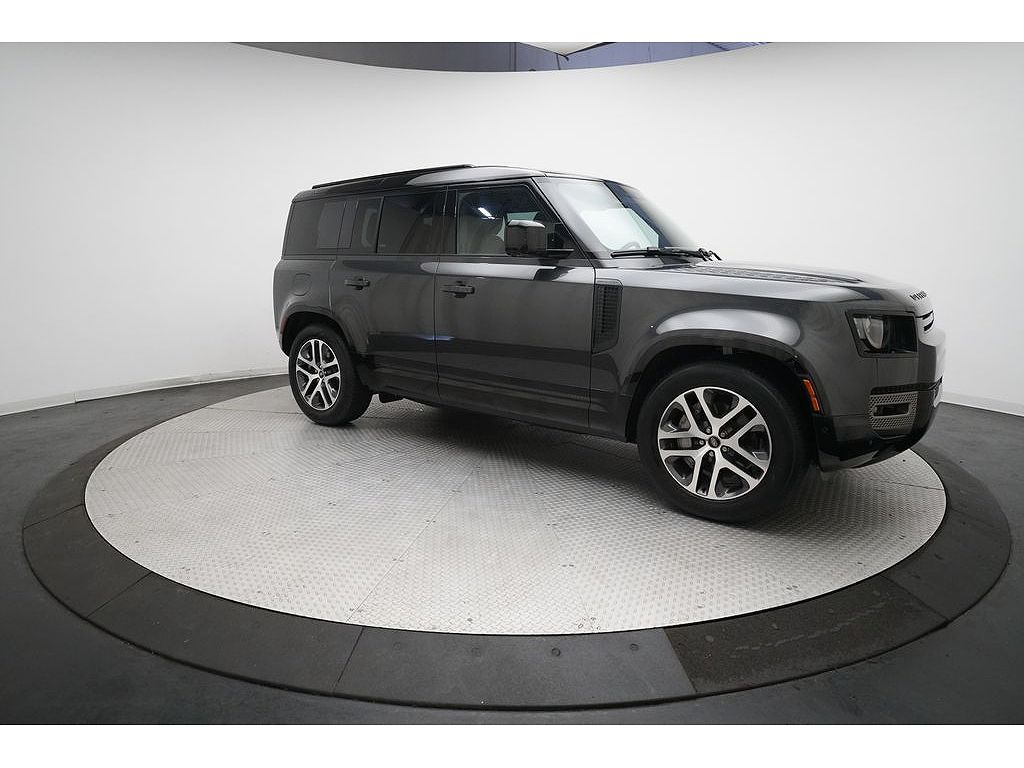 2025 Land Rover Defender 110 X-Dynamic SE