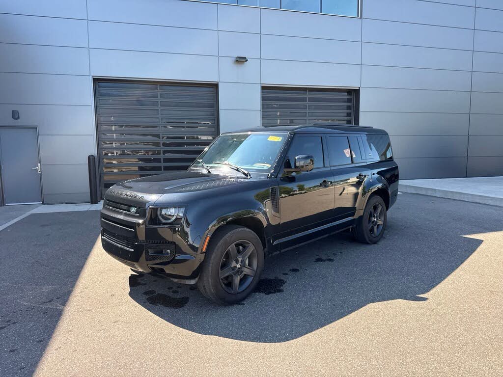 2023 Land Rover Defender 130 P400 X-Dynamic SE