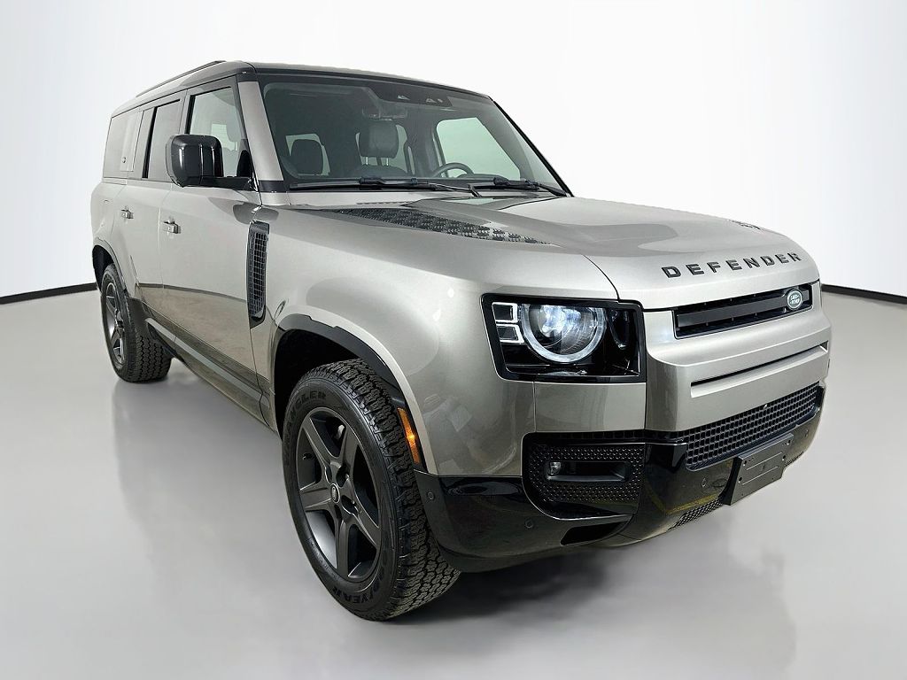 2024 Land Rover Defender 130 P400 X-Dynamic SE