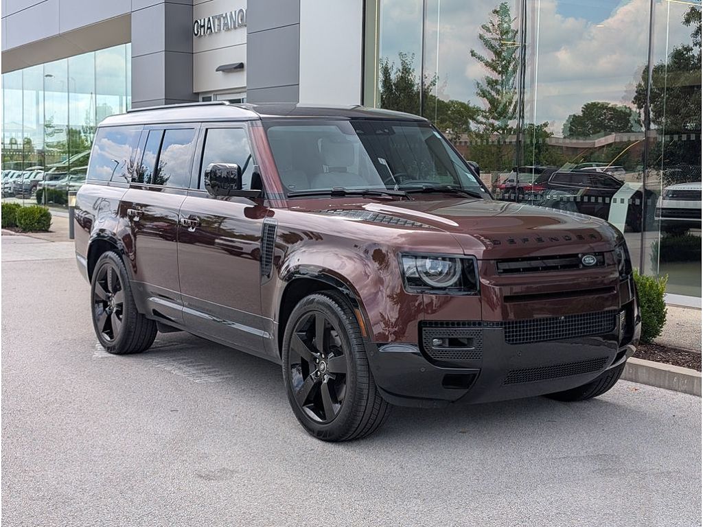 2025 Land Rover Defender 130 P400 X-Dynamic SE