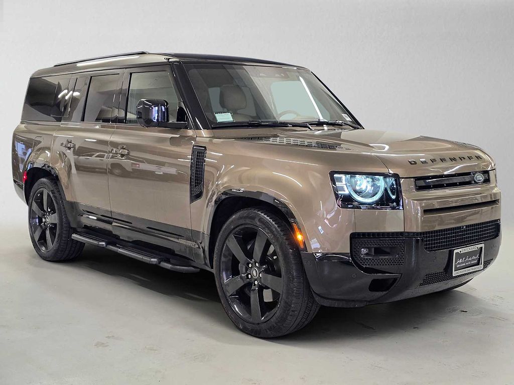 2025 Land Rover Defender 130 X-Dynamic SE