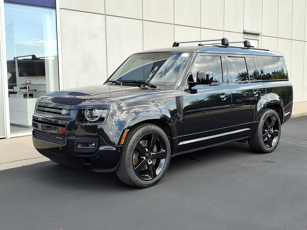 2023 Land Rover Defender 130 P400 X-Dynamic SE