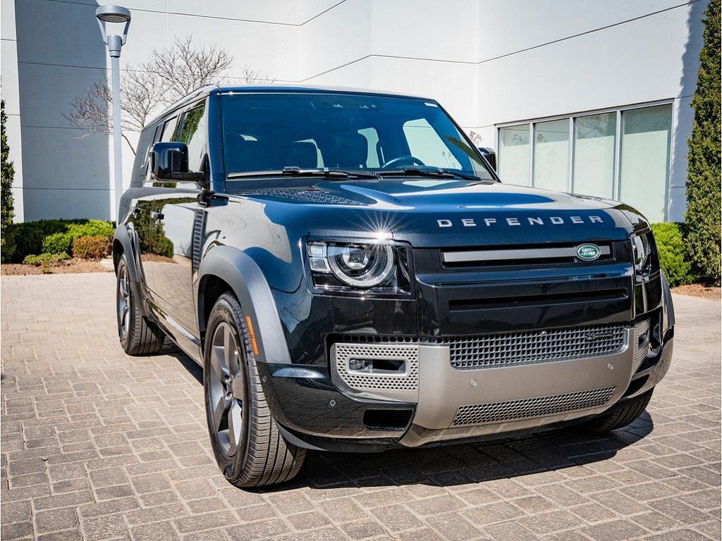 2023 Land Rover Defender 130 P400 X-Dynamic SE