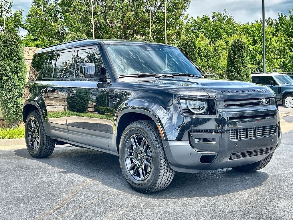 2026 Land Rover Defender 110 P300 S