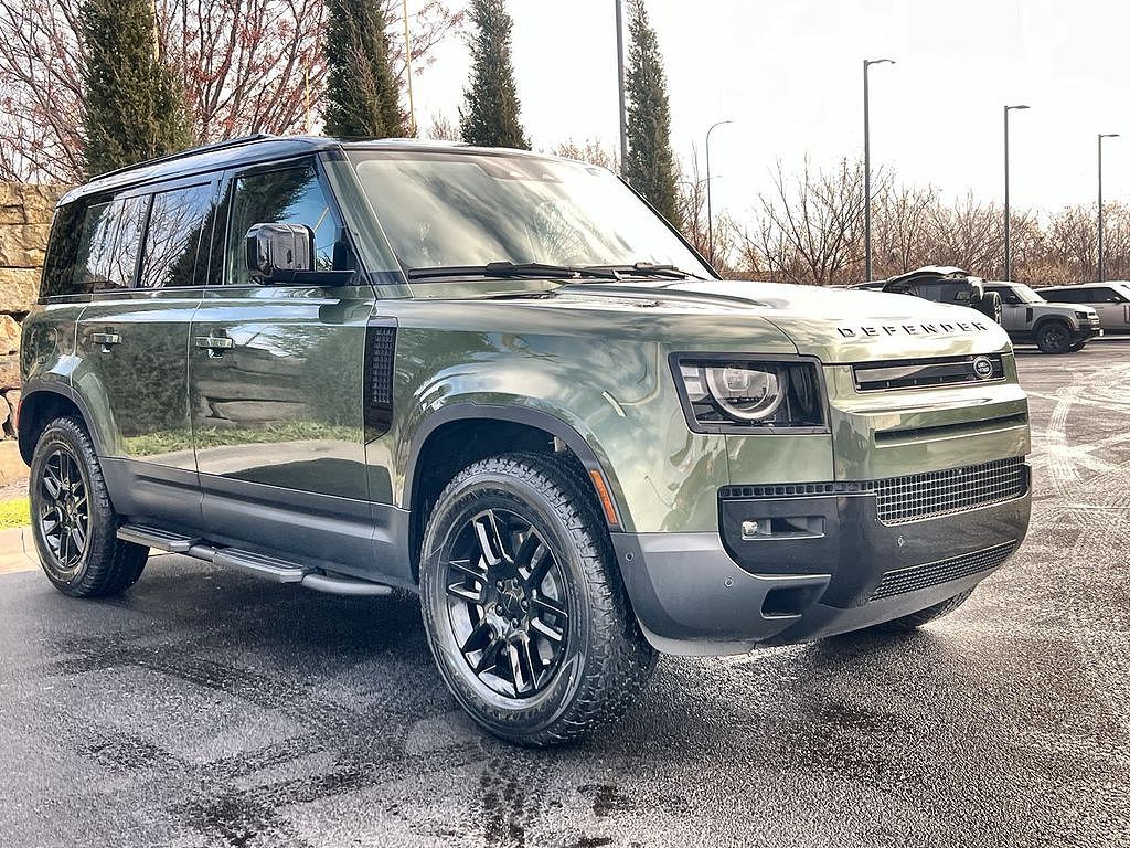 2026 Land Rover Defender 110 P300 S