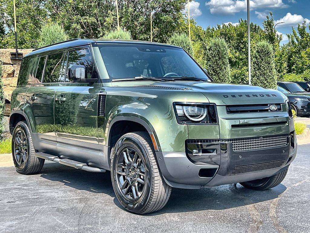 2026 Land Rover Defender 110 P300 S