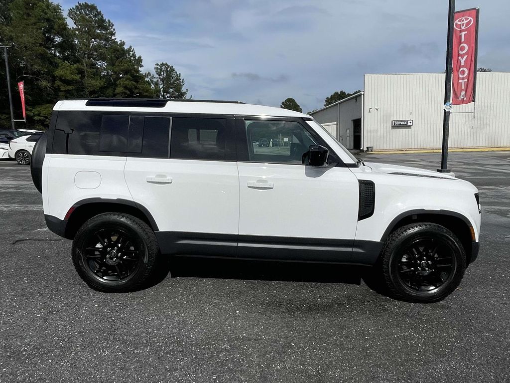 2025 Land Rover Defender 110 P300 S