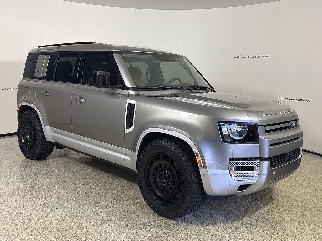 2023 Land Rover Defender 110 SE