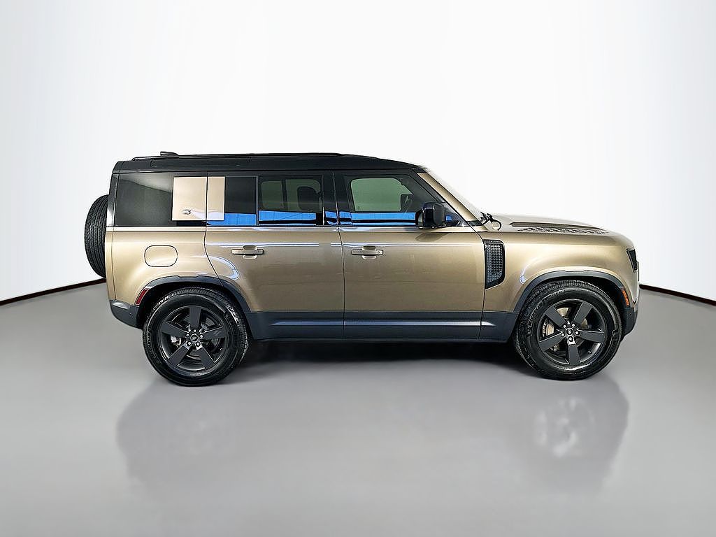 2020 Land Rover Defender 110 SE