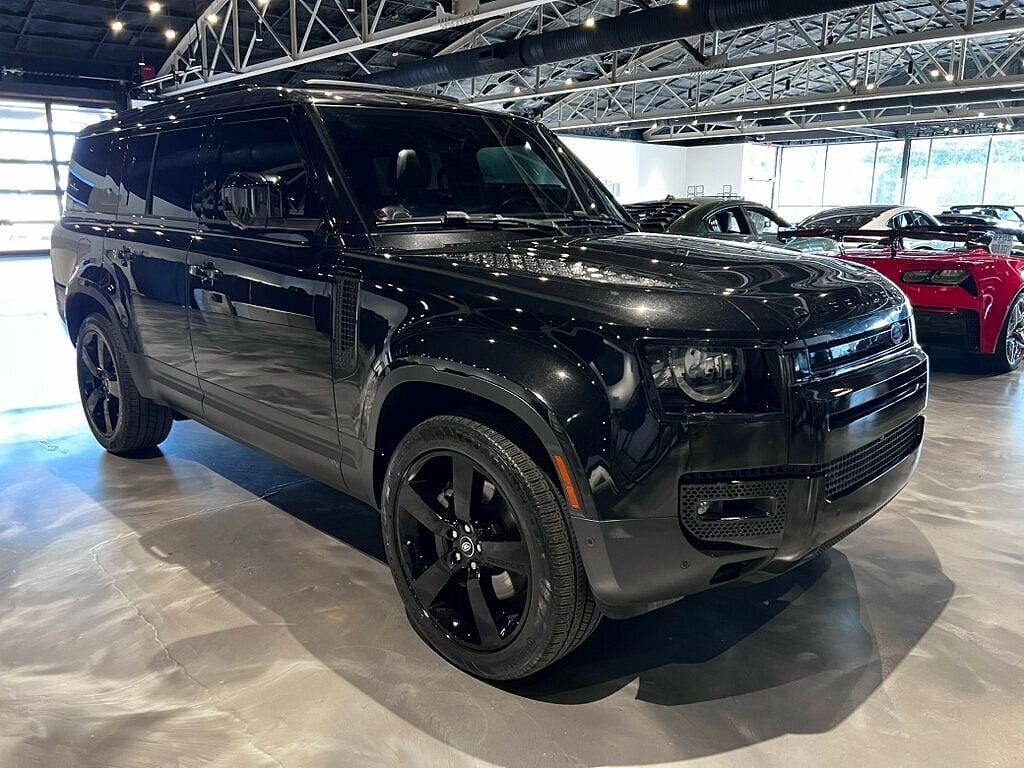 2023 Land Rover Defender 130 P400 SE