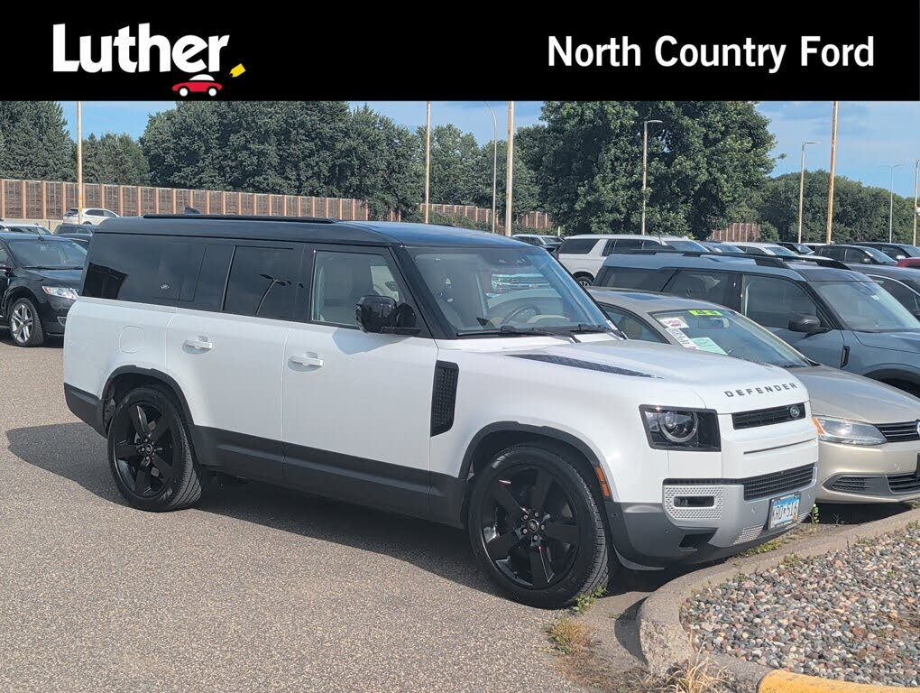 2023 Land Rover Defender 130 P400 SE
