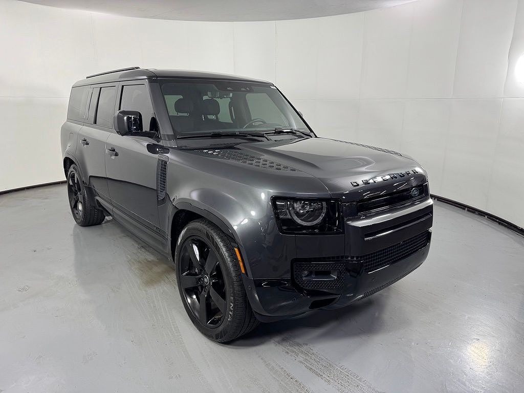 2025 Land Rover Defender 130 V8
