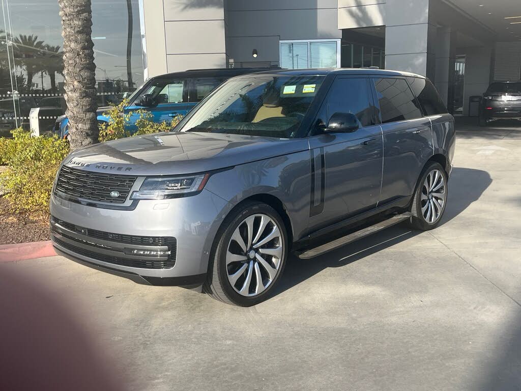 2025 Land Rover Range Rover P530 SE