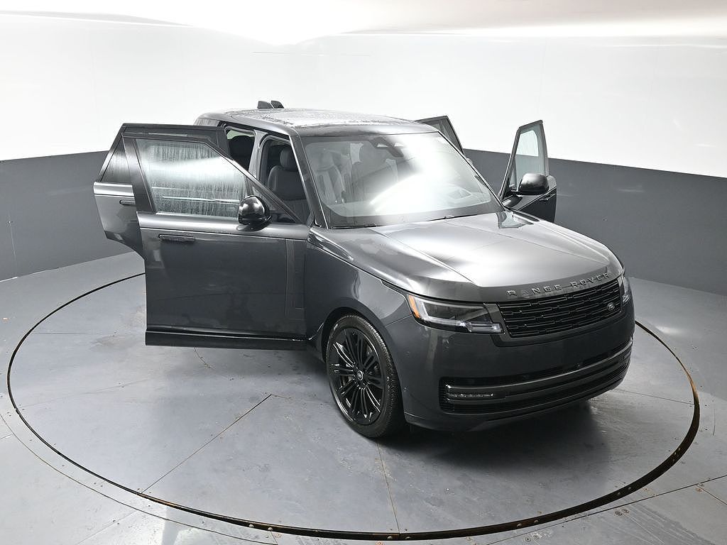 2025 Land Rover Range Rover SE