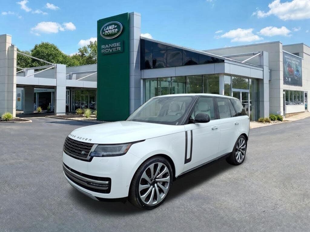 2026 Land Rover Range Rover P530 SE