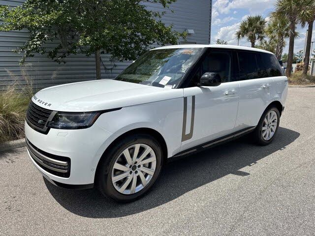 2026 Land Rover Range Rover P550e SE