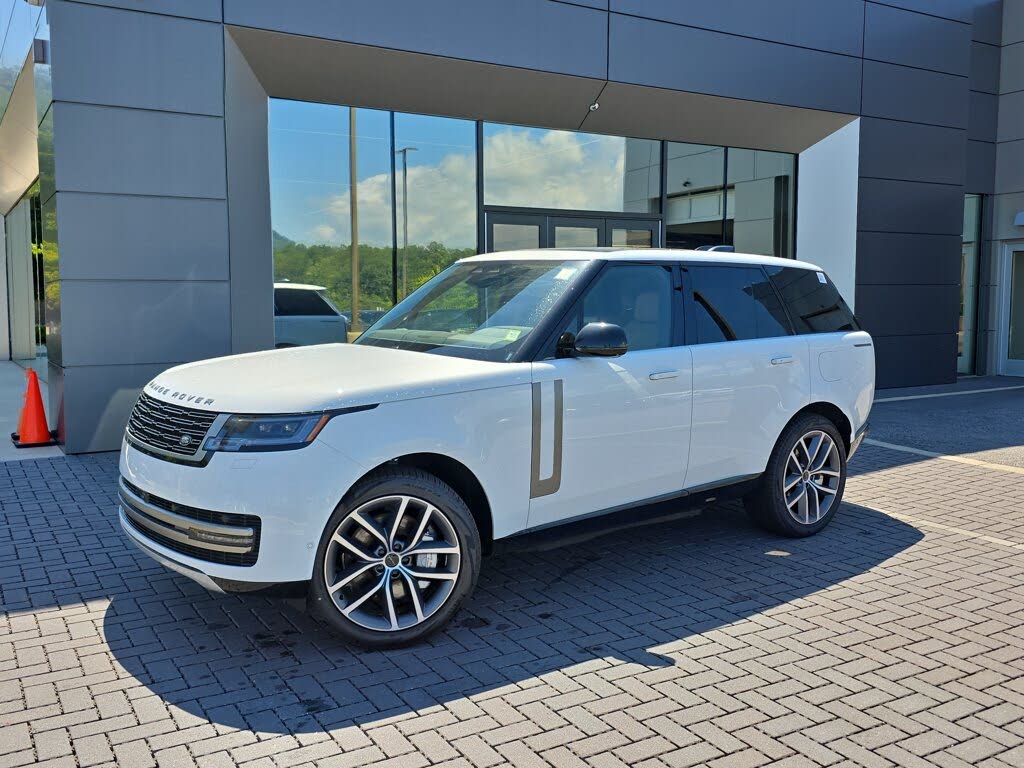 2026 Land Rover Range Rover P550e SE