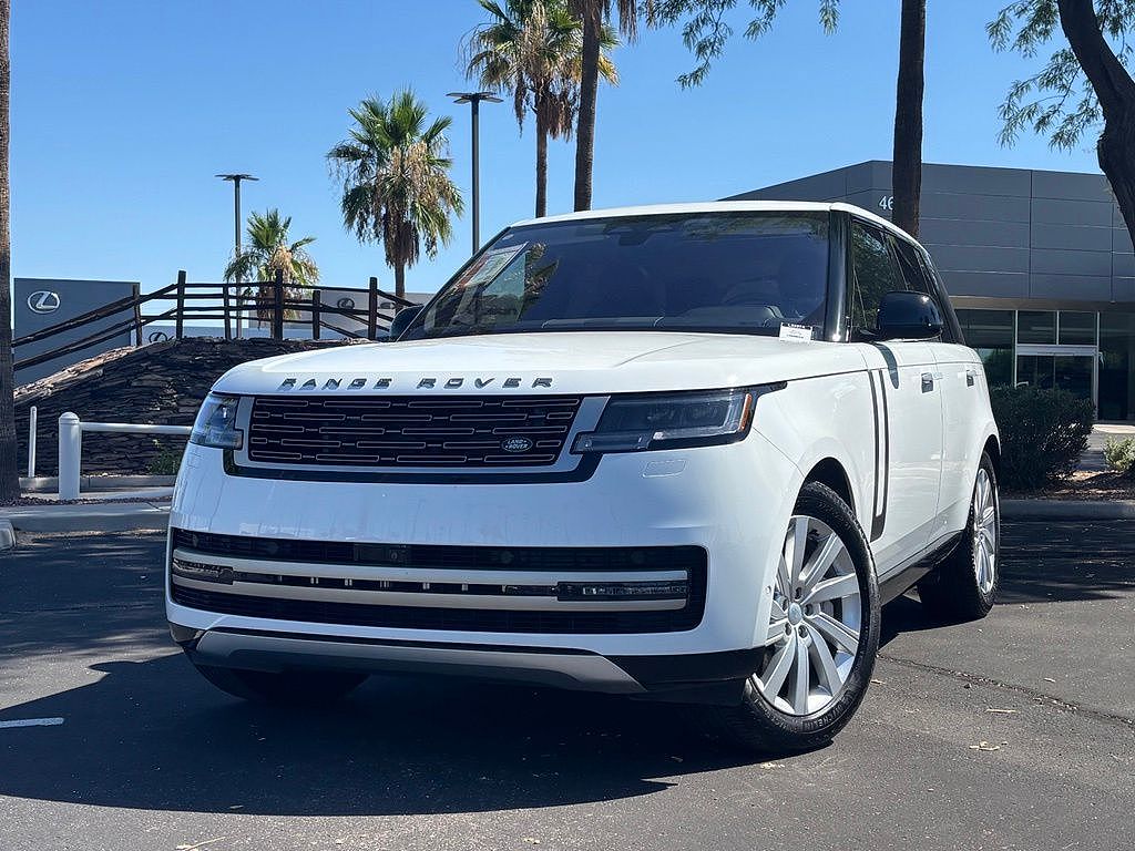 2023 Land Rover Range Rover P440 SE