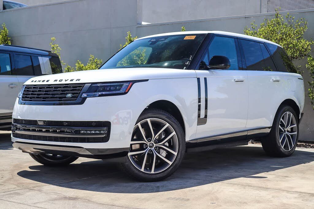 2026 Land Rover Range Rover P550e SE