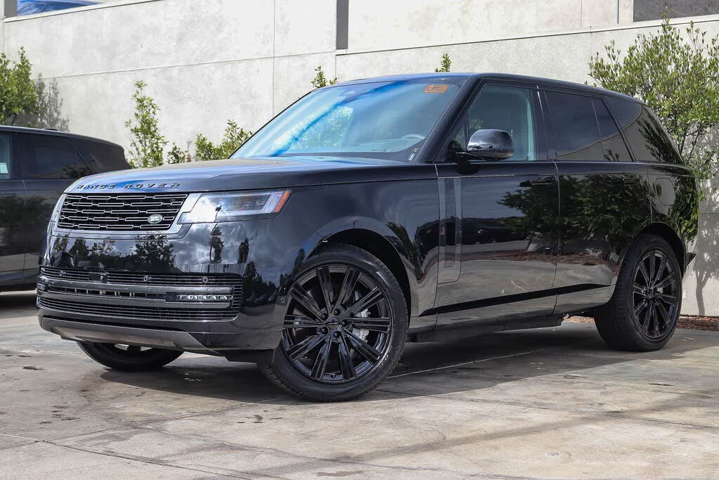 2026 Land Rover Range Rover P550e SE
