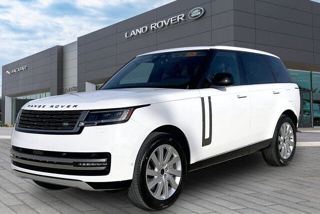 2026 Land Rover Range Rover P550e SE