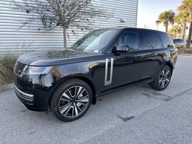 2026 Land Rover Range Rover P550e SE
