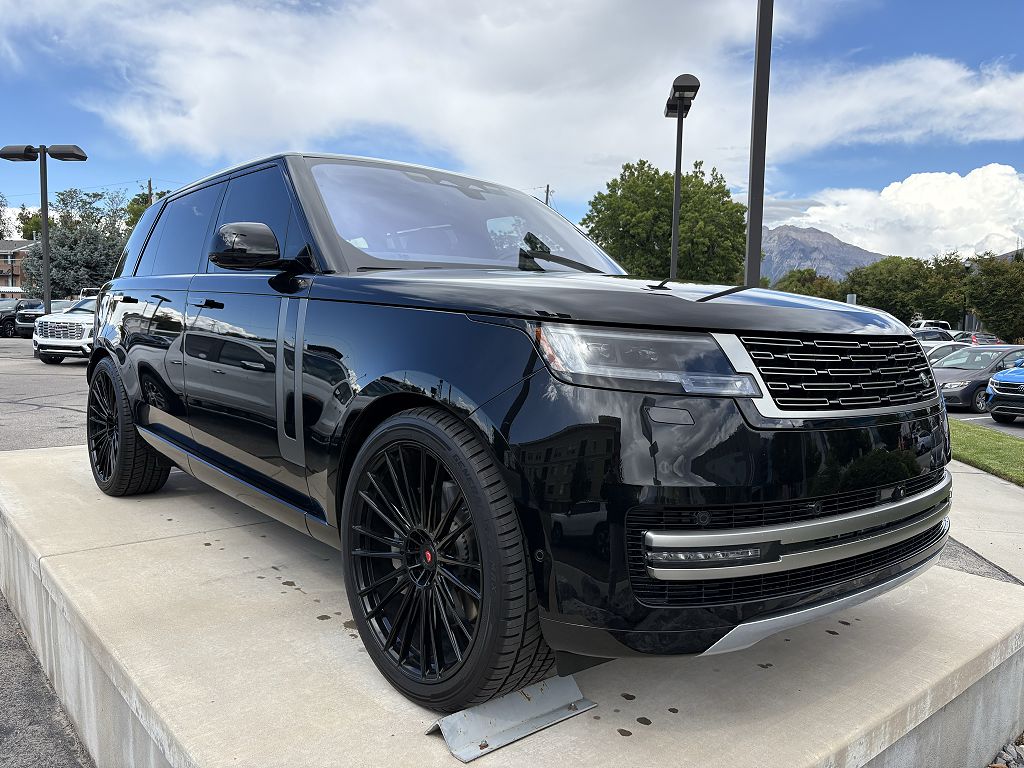 2023 Land Rover Range Rover P530 SE
