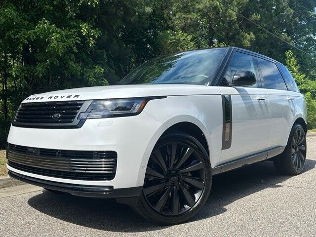 2026 Land Rover Range Rover P615 SV