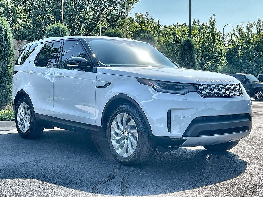2026 Land Rover Discovery P300 S