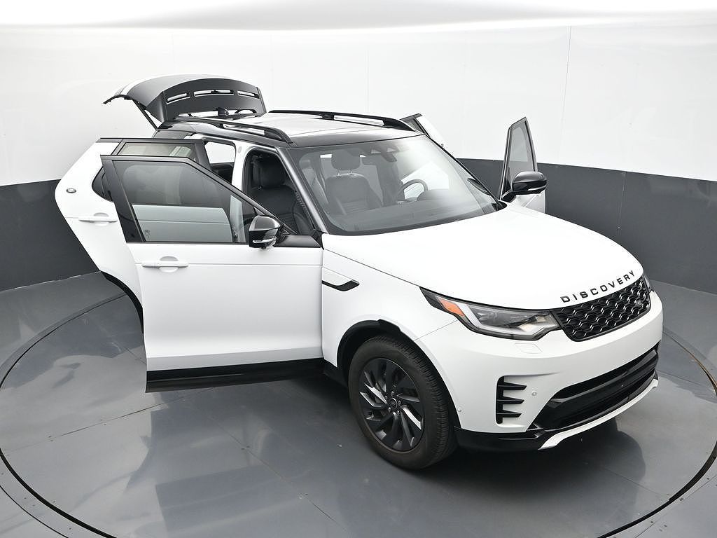 2024 Land Rover Discovery P300 Dynamic SE